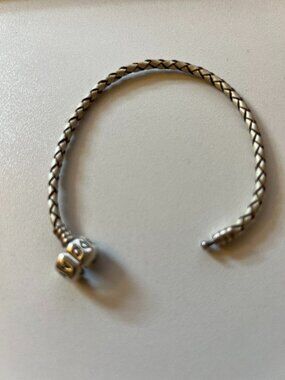 Pandora Pearl/Cream Leather Bracelet – Sterling Silver Clasp
